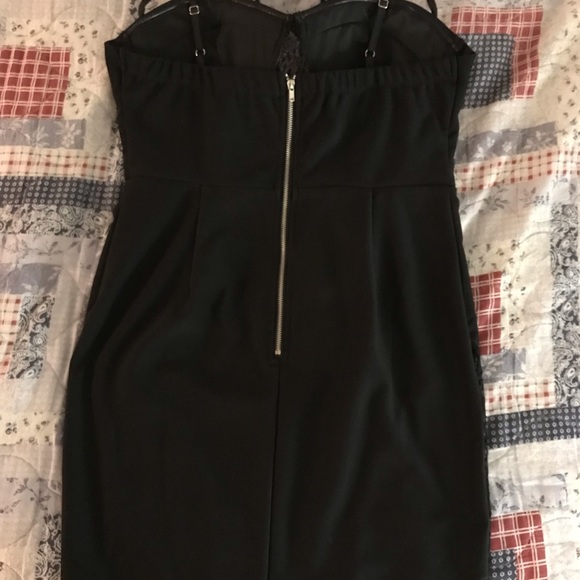 L'Atiste Lace Bodycon Dress - Picture 4 of 6